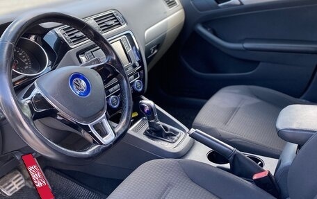 Volkswagen Jetta VI, 2015 год, 919 000 рублей, 8 фотография
