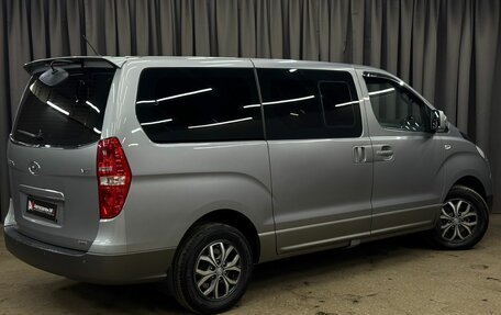 Hyundai Grand Starex Grand Starex I рестайлинг 2, 2017 год, 2 699 777 рублей, 3 фотография