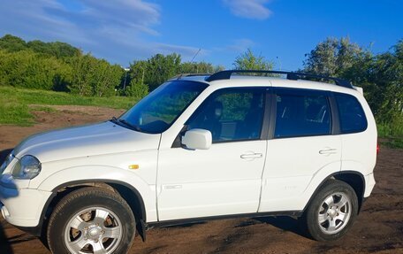 Chevrolet Niva I рестайлинг, 2009 год, 330 000 рублей, 3 фотография