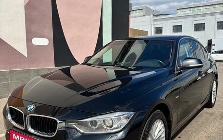 BMW 3 серия, 2015 год, 2 200 000 рублей, 3 фотография