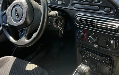 Chevrolet Niva I рестайлинг, 2015 год, 565 000 рублей, 6 фотография