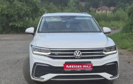 Volkswagen Tiguan II, 2023 год, 4 400 000 рублей, 1 фотография