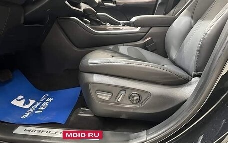 Toyota Highlander, 2026 год, 4 850 000 рублей, 15 фотография