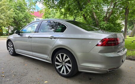 Volkswagen Passat B8 рестайлинг, 2015 год, 1 490 000 рублей, 2 фотография