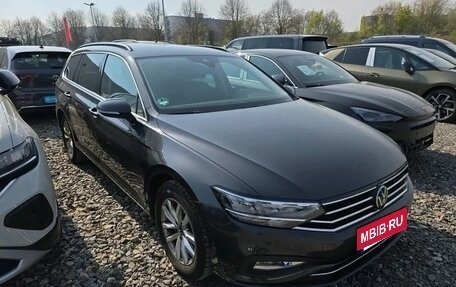 Volkswagen Passat B8 рестайлинг, 2022 год, 2 092 000 рублей, 3 фотография