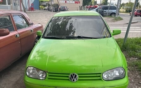 Volkswagen Golf IV, 2001 год, 200 000 рублей, 2 фотография