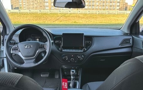 Hyundai Solaris II рестайлинг, 2021 год, 1 630 000 рублей, 16 фотография