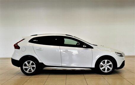 Volvo V40 Cross Country I, 2018 год, 1 695 000 рублей, 6 фотография