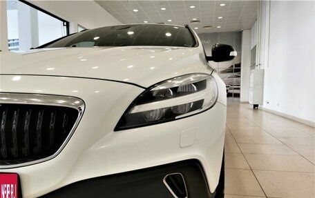 Volvo V40 Cross Country I, 2018 год, 1 695 000 рублей, 10 фотография
