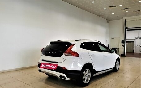 Volvo V40 Cross Country I, 2018 год, 1 695 000 рублей, 2 фотография