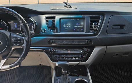 KIA Carnival III, 2019 год, 3 050 000 рублей, 1 фотография