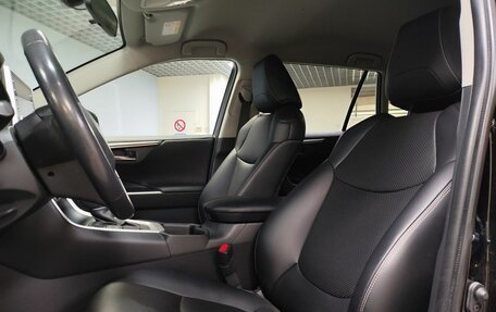 Toyota RAV4, 2020 год, 3 900 000 рублей, 10 фотография