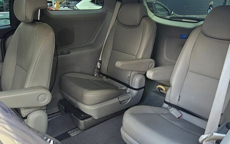 KIA Carnival III, 2019 год, 3 050 000 рублей, 2 фотография