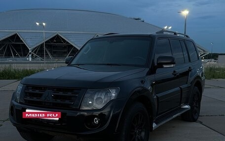 Mitsubishi Pajero IV, 2011 год, 1 950 000 рублей, 2 фотография