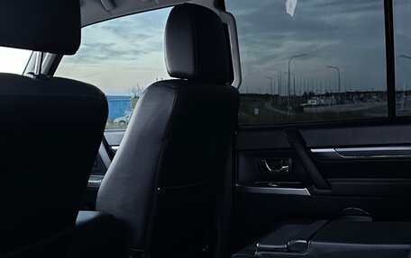 Mitsubishi Pajero IV, 2011 год, 1 950 000 рублей, 25 фотография