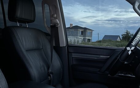 Mitsubishi Pajero IV, 2011 год, 1 950 000 рублей, 32 фотография