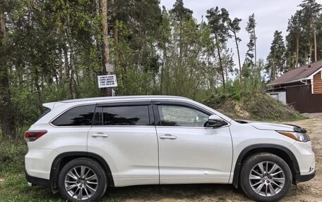 Toyota Highlander III, 2015 год, 2 750 000 рублей, 10 фотография