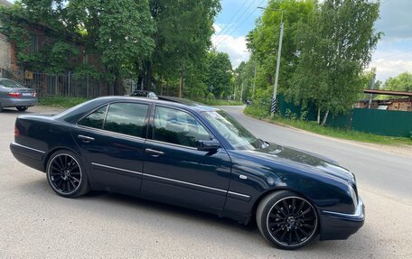 Mercedes-Benz E-Класс, 1998 год, 695 000 рублей, 2 фотография