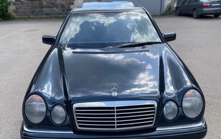 Mercedes-Benz E-Класс, 1998 год, 695 000 рублей, 7 фотография