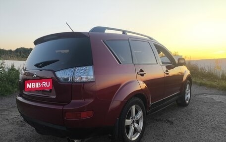 Mitsubishi Outlander III рестайлинг 3, 2007 год, 750 000 рублей, 4 фотография