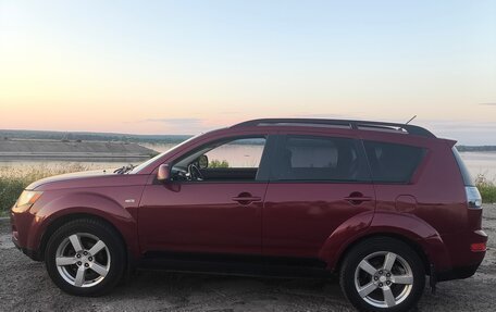 Mitsubishi Outlander III рестайлинг 3, 2007 год, 750 000 рублей, 8 фотография