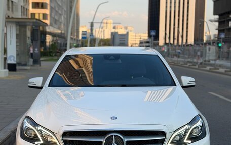 Mercedes-Benz E-Класс, 2014 год, 2 350 000 рублей, 2 фотография