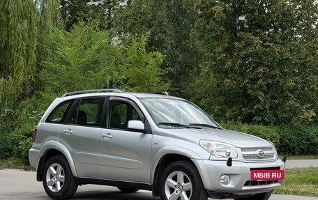 Toyota RAV4, 2005 год, 770 000 рублей, 2 фотография