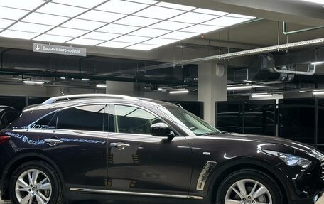 Infiniti QX70, 2016 год, 2 700 000 рублей, 8 фотография