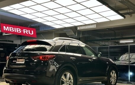 Infiniti QX70, 2016 год, 2 700 000 рублей, 3 фотография