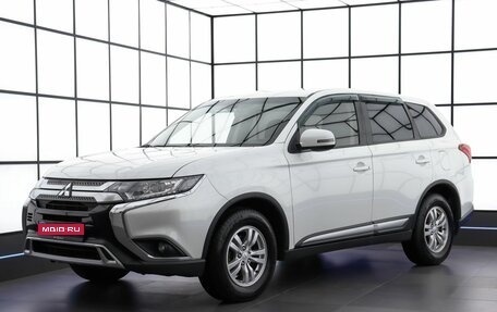 Mitsubishi Outlander III рестайлинг 3, 2018 год, 2 095 000 рублей, 1 фотография
