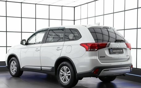 Mitsubishi Outlander III рестайлинг 3, 2018 год, 2 095 000 рублей, 4 фотография