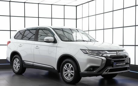 Mitsubishi Outlander III рестайлинг 3, 2018 год, 2 095 000 рублей, 3 фотография
