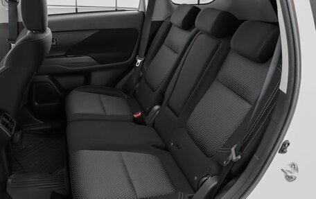 Mitsubishi Outlander III рестайлинг 3, 2018 год, 2 095 000 рублей, 9 фотография