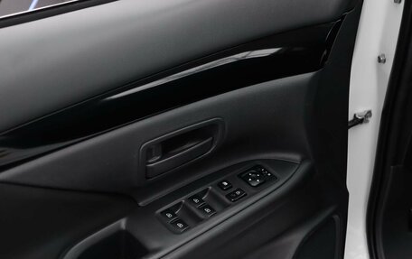 Mitsubishi Outlander III рестайлинг 3, 2018 год, 2 095 000 рублей, 18 фотография