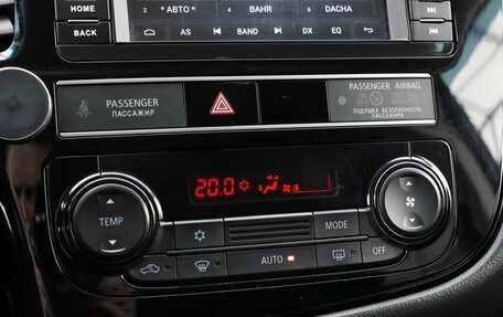 Mitsubishi Outlander III рестайлинг 3, 2018 год, 2 095 000 рублей, 16 фотография