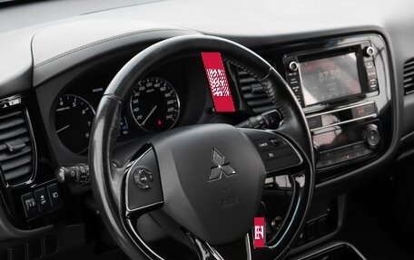 Mitsubishi Outlander III рестайлинг 3, 2018 год, 2 095 000 рублей, 11 фотография