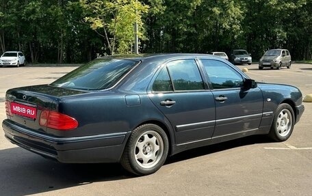 Mercedes-Benz E-Класс, 1998 год, 1 300 000 рублей, 3 фотография