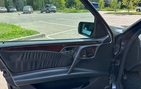 Mercedes-Benz E-Класс, 1998 год, 1 300 000 рублей, 7 фотография