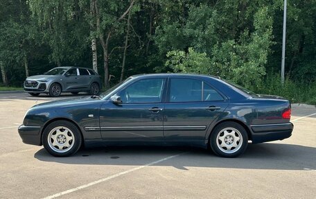 Mercedes-Benz E-Класс, 1998 год, 1 300 000 рублей, 9 фотография
