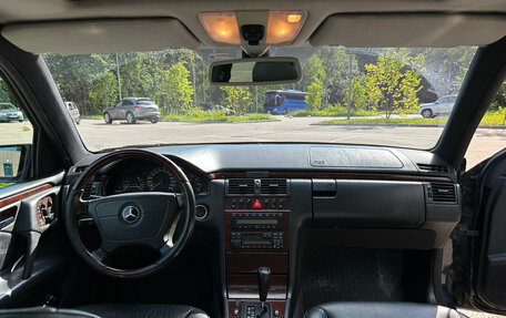 Mercedes-Benz E-Класс, 1998 год, 1 300 000 рублей, 12 фотография
