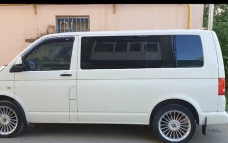 Volkswagen Caravelle T5, 2012 год, 1 850 000 рублей, 2 фотография