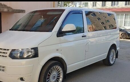 Volkswagen Caravelle T5, 2012 год, 1 850 000 рублей, 4 фотография