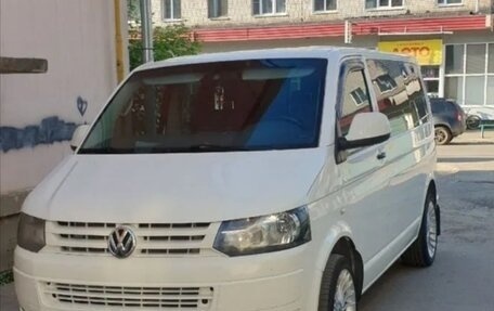 Volkswagen Caravelle T5, 2012 год, 1 850 000 рублей, 1 фотография