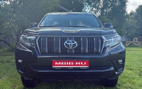 Toyota Land Cruiser Prado 150 рестайлинг 2, 2020 год, 5 850 000 рублей, 6 фотография