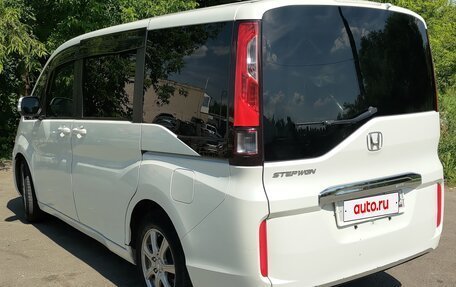Honda Stepwgn IV, 2017 год, 2 000 000 рублей, 4 фотография