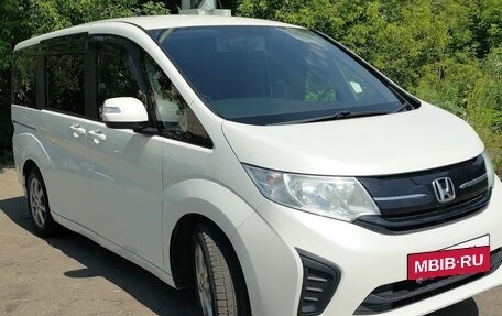 Honda Stepwgn IV, 2017 год, 2 000 000 рублей, 2 фотография