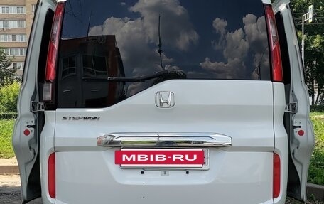 Honda Stepwgn IV, 2017 год, 2 000 000 рублей, 5 фотография