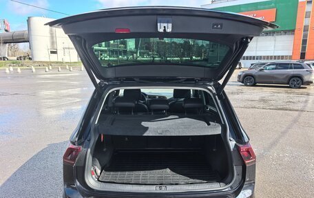 Volkswagen Tiguan II, 2017 год, 2 200 000 рублей, 2 фотография