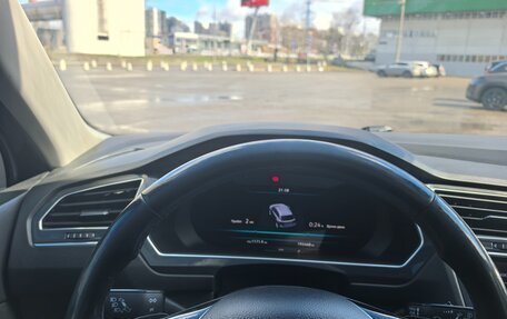 Volkswagen Tiguan II, 2017 год, 2 200 000 рублей, 4 фотография