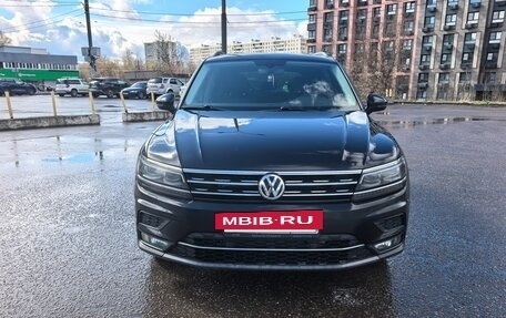 Volkswagen Tiguan II, 2017 год, 2 200 000 рублей, 3 фотография